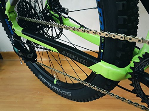 All Mountain Style AMSFG4BKSV Protector del Cubrecadenas – Protege la Parte Posterior de tu Bicicleta de posibles rayadas y Golpes, Unisex Adulto, Negro/Plata, No aplicable