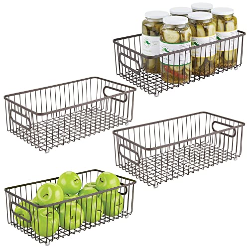 mDesign Juego de 4 cestas de metal – Versátil cesto de alambre multiusos para cocina o despensa – Organizadores de cocina compactos y universales con asas – color bronce