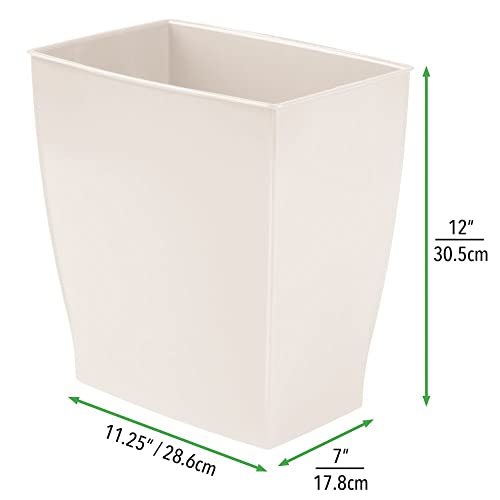 mDesign Papelera de oficina rectangular – Papelera de plástico compacta para baño, cocina u oficina con gran capacidad para residuos – Cubo de basura elegante – color crema